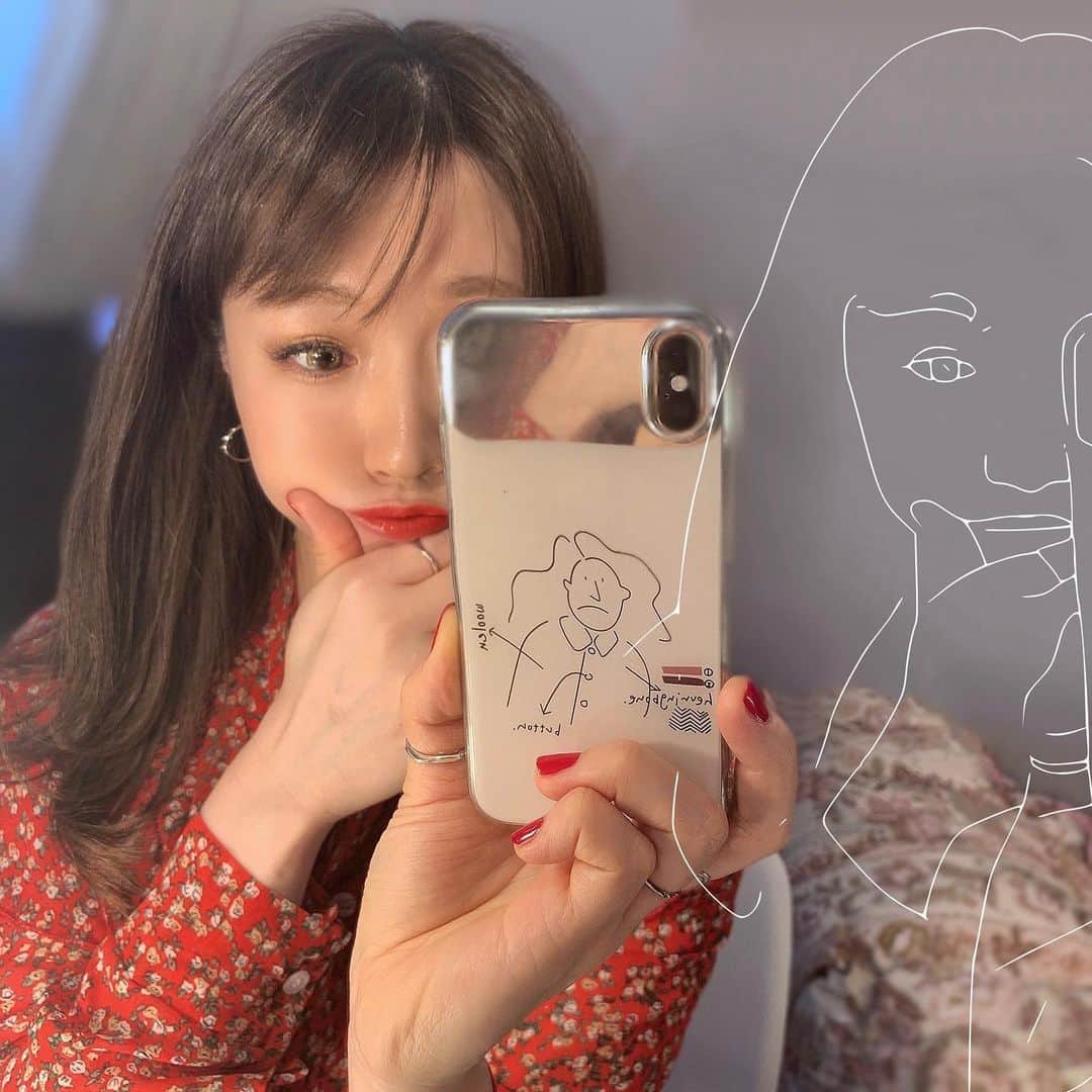 k i ｒa r a のインスタグラム：「𝐢𝐩𝐡𝐨𝐧𝐞 𝐜𝐚𝐬𝐞﻿ 新しいiPhoneケース👶🏻﻿ ﻿ ミラーもついてて﻿ かわいい🤎🤎」