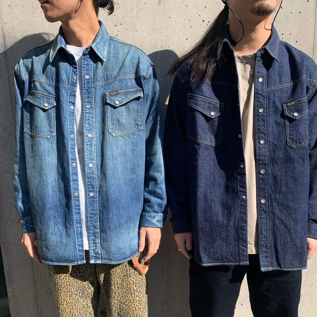 ヤヌークさんのインスタグラム写真 - (ヤヌークInstagram)「． ． @yuttan1977  @yanuk_official ． 【Yutaka Fujihara×YANUK】 「今回作成したホワイトジーンズに合わせるトップスとして考えたのが、このウエスタンシャツになります。素材をジーンズのように厚手にしたのでデニム オン デニムでもチャレンジしてもらいやすいと思います。」(藤原 裕) ． ． 詳細はYANUKHPをご覧ください👀 ． ． #Denim#yanuk#love#like#fashion#madeinjapan#good#nice#instafashion#ootd#berberjin#ヤヌーク#ファッション#デニム#ジーンズ#デニムコーデ#ヴィンテージ#ヴィンテージ好き#藤原裕#ジーンズコーデ#古着好き#ホワイトデニム」2月3日 17時43分 - yanuk_official