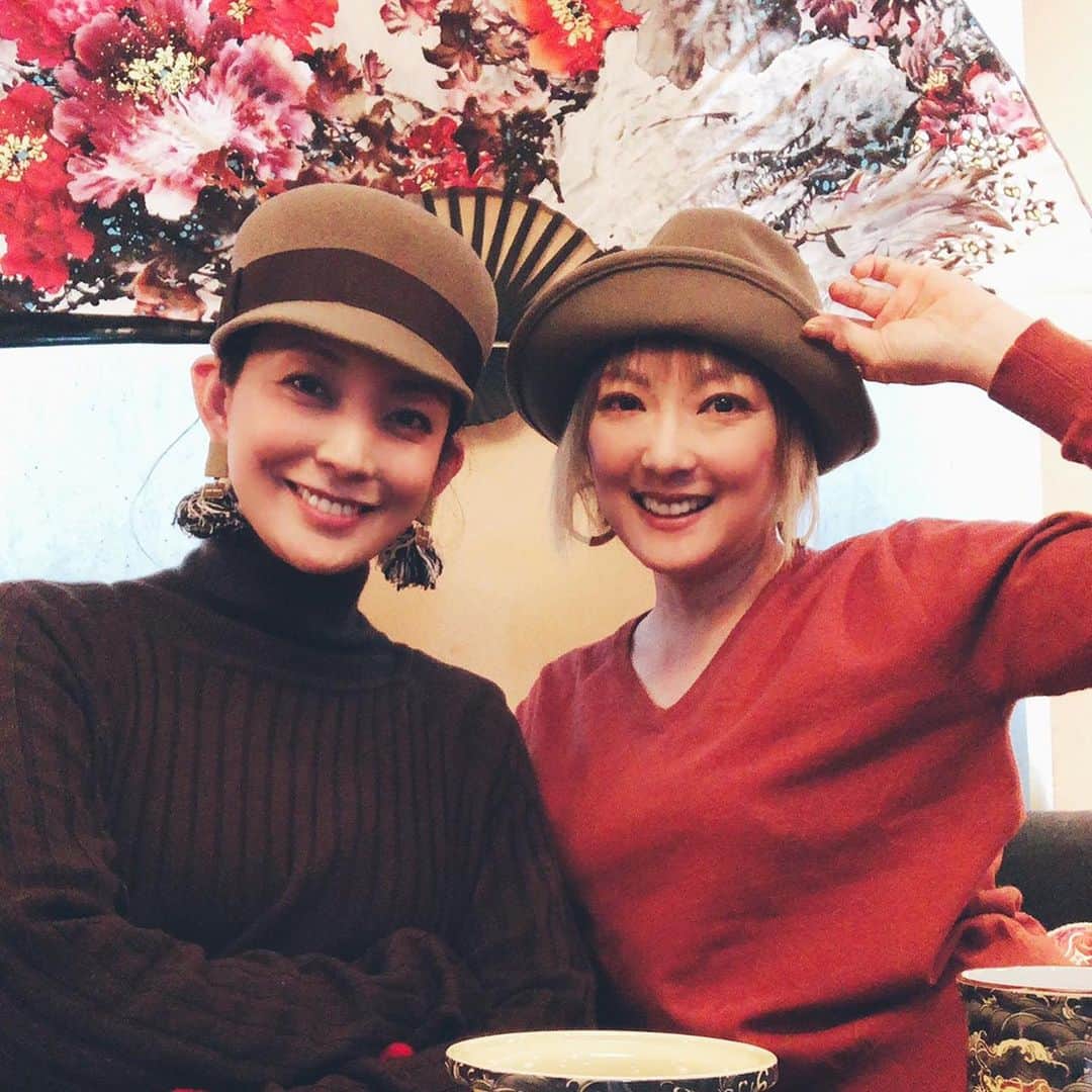 田中美里のインスタグラム：「昨日はお互いの用事が近かったので待ち合わせして夜ごはんを。 。 あまり知らないお店を開拓するのは楽しい！  #山田まりや　ちゃん #ムネくんも一緒に #中華 #美味しかった」