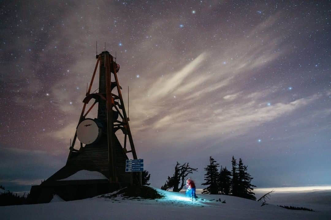 National Geographic Travelさんのインスタグラム写真 - (National Geographic TravelInstagram)「Photo by @steven_gnam | With more night than day during winter at 47º north, you have to find ways to enjoy the darkness. Here, a skier takes off her climbing skins during an evening tour in the Cascade Range in Washington.」2月3日 18時09分 - natgeotravel