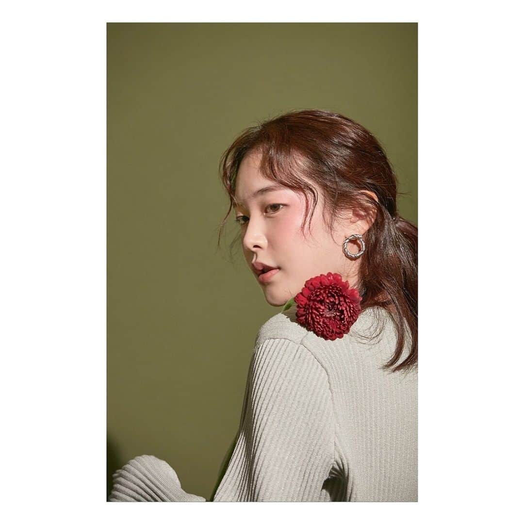 チョン・ユジンのインスタグラム：「🌹」