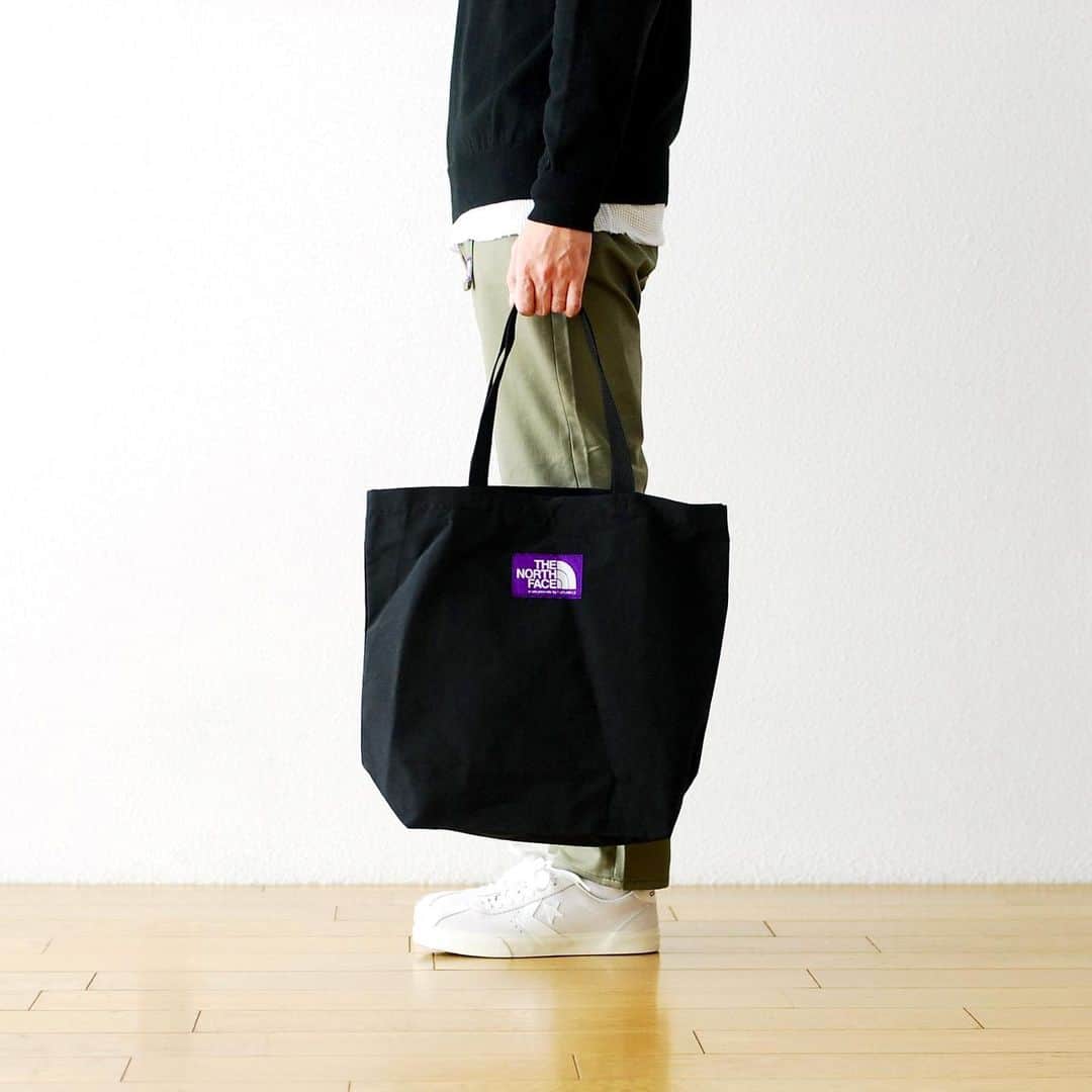 のインスタグラム：「_ THE NORTH FACE PURPLE LABEL -ザ ノース フェイス パープルレーベル- "Logo Tote" ￥7,590- _ 〈online store / @digital_mountain〉 https://www.digital-mountain.net/shopdetail/000000010027/ _ 【オンラインストア#DigitalMountain へのご注文】 *24時間受付 *15時までのご注文で即日発送 *1万円以上ご購入で送料無料 tel：084-973-8204 _ We can send your order overseas. Accepted payment method is by PayPal or credit card only. (AMEX is not accepted)  Ordering procedure details can be found here. >>http://www.digital-mountain.net/html/page56.html _ #nanamica #THENORTHFACEPURPLELABEL  #ナナミカ #ザノースフェイスパープルレーベル _ 本店：#WonderMountain  blog>> http://wm.digital-mountain.info _ 〒720-0044  広島県福山市笠岡町4-18  JR 「#福山駅」より徒歩10分 (12:00 - 19:00 水曜、木曜定休) #ワンダーマウンテン #japan #hiroshima #福山 #福山市 #尾道 #倉敷 #鞆の浦 近く _ 系列店：@hacbywondermountain _」