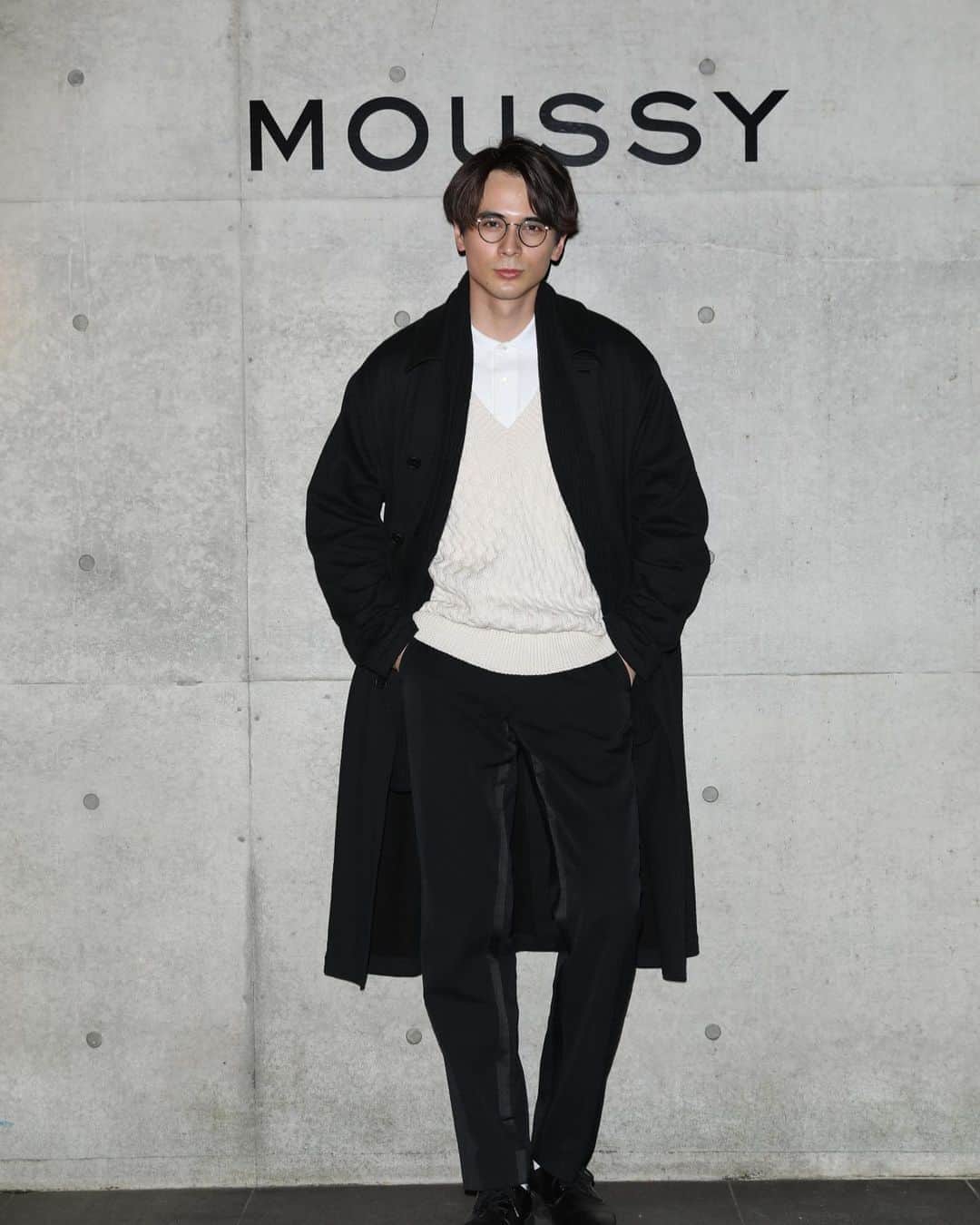 のインスタグラム：「Throw back. #ご好評につき #moussy」