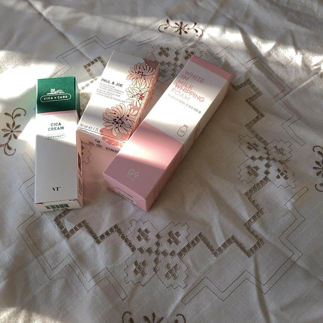 柏山奈々美のインスタグラム：「最近GETしたコスメやスキンケア。 韓国コスメ多め。  #cicacream  #whiteinmilkwhippingfoam  #paulandjoe  #韓国コスメ #skincare」