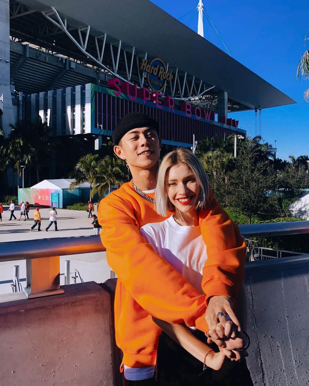 ステファニー・ミチョヴァのインスタグラム：「SUPERBOWL LIV! CHIEFS WON! 🏈🇺🇸 thank you for this amazing experience!! #BeAKing #버드와이저 #budxmiami」