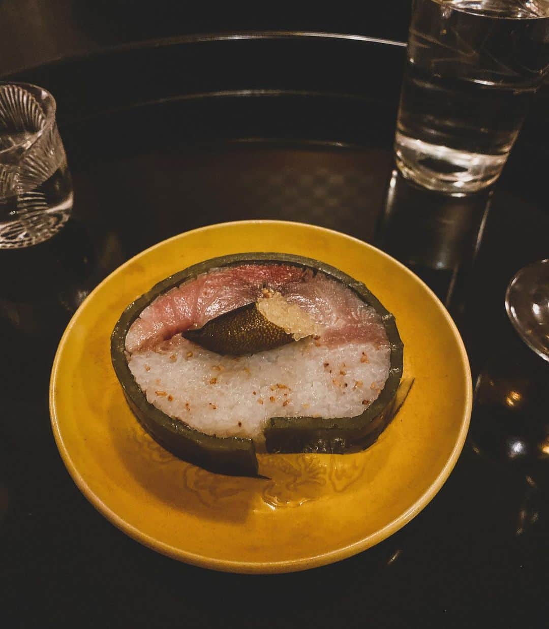鬼辻麻衣さんのインスタグラム写真 - (鬼辻麻衣Instagram)「贅沢な夜🇯🇵🍶 ・ ・ 西天満📍岩さき ・ どのお料理も、ほんっとに美味しかった🥺🧡 また行きたい🐱 #大阪グルメ　#西天満岩さき」2月3日 18時55分 - kitsumai