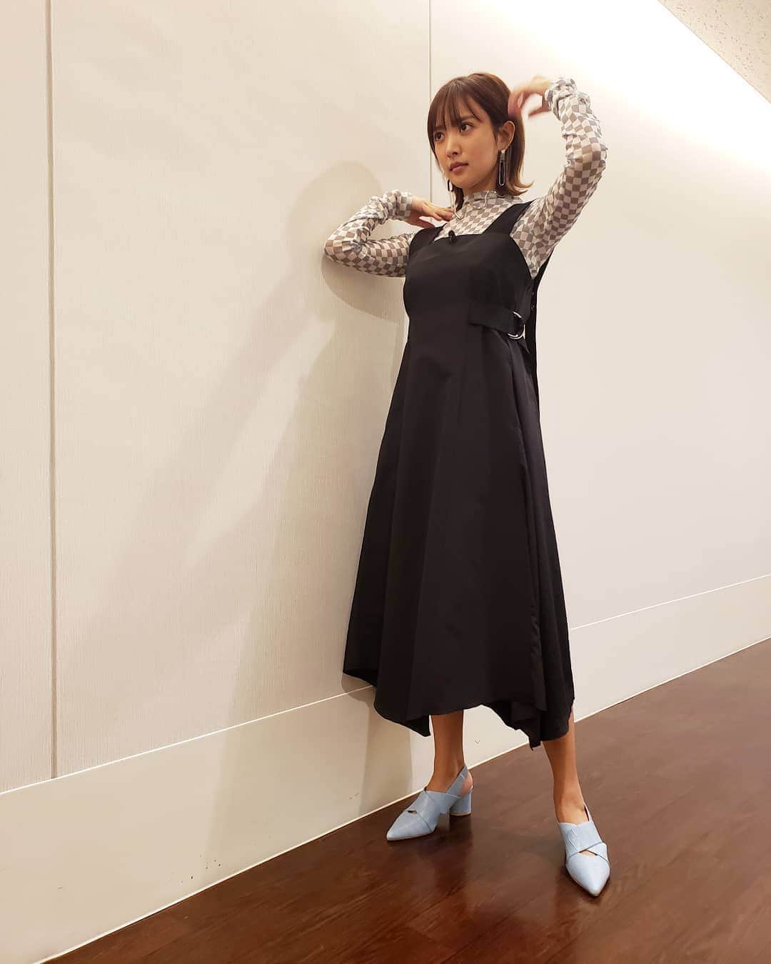 夏菜さんのインスタグラム写真 - (夏菜Instagram)「今日は毎度お馴染み｢かみひとえ｣の放送です💓おたのしみに！ Tops: @atsushi.nakashima Dress: @un3d_official Choker: @bijouri Earring: @roomx601 Stylist: @erica_mimura」2月3日 19時18分 - natsuna_official