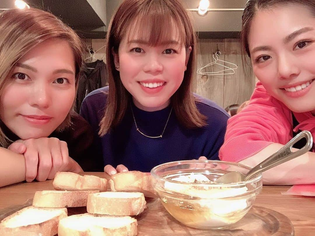 坪井保菜美さんのインスタグラム写真 - (坪井保菜美Instagram)「かわいいんだから🤎 ・ #bestfriend  #cafe #coffee #toast」2月3日 19時52分 - honamitsuboi