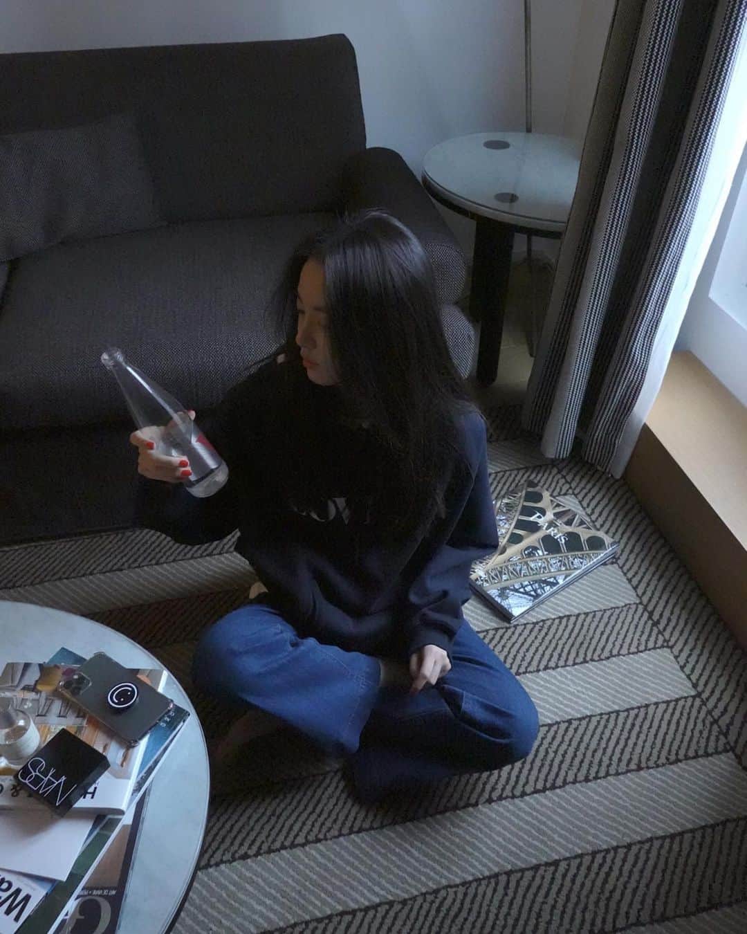 ジュヨン さんのインスタグラム写真 - (ジュヨン Instagram)「촬영 끝나구 호텔에서 휴식  @cosmopolitankorea 3월호  기대해주세요 ❣️✨」2月3日 20時05分 - jupppal