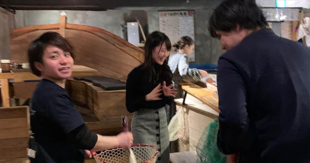 中川愛海さんのインスタグラム写真 - (中川愛海Instagram)「舞台見た後は昼から目黒飲み！目黒は昼から空いてる店たくさん！ 初めてざうおに行きました！ 釣り楽しかったー ただ釣れた魚は買わなきゃだから釣れすぎ注意！笑 鯛を2匹も釣り大誤算w また行きたい！ @ami_nakagawa_  @ami_nakagawa_amyuran  #中川愛海 #一日一回カンパイ #ざうお  @zauo_meguro」2月3日 20時22分 - ami_nakagawa_