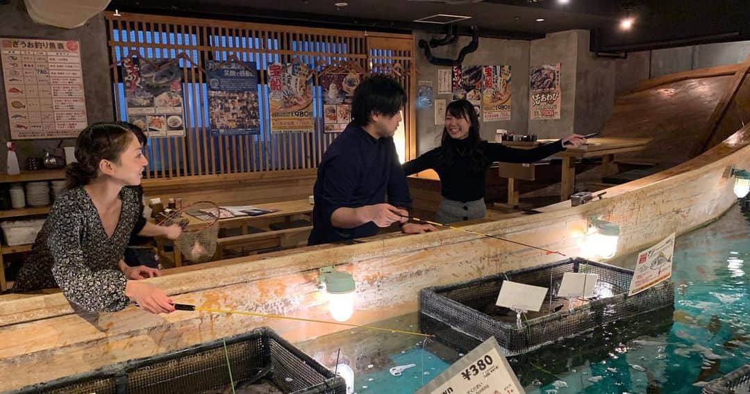 中川愛海さんのインスタグラム写真 - (中川愛海Instagram)「舞台見た後は昼から目黒飲み！目黒は昼から空いてる店たくさん！ 初めてざうおに行きました！ 釣り楽しかったー ただ釣れた魚は買わなきゃだから釣れすぎ注意！笑 鯛を2匹も釣り大誤算w また行きたい！ @ami_nakagawa_  @ami_nakagawa_amyuran  #中川愛海 #一日一回カンパイ #ざうお  @zauo_meguro」2月3日 20時22分 - ami_nakagawa_