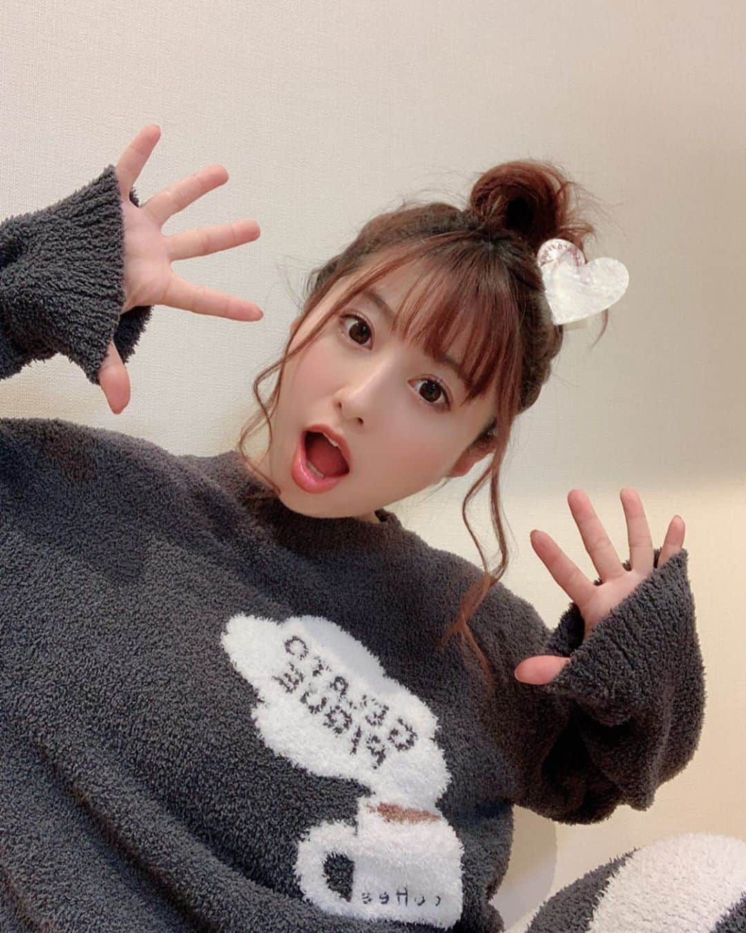 成瀬心美さんのインスタグラム写真 - (成瀬心美Instagram)「🤗 . . パッ！」2月3日 20時28分 - coco3ndazo