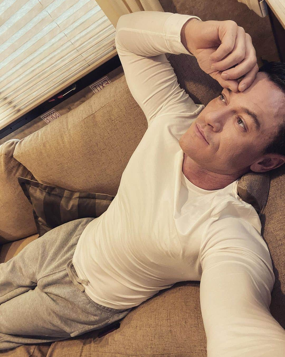 ルーク・エヴァンズさんのインスタグラム写真 - (ルーク・エヴァンズInstagram)「This about sums up my attention span today......」2月3日 20時31分 - thereallukeevans