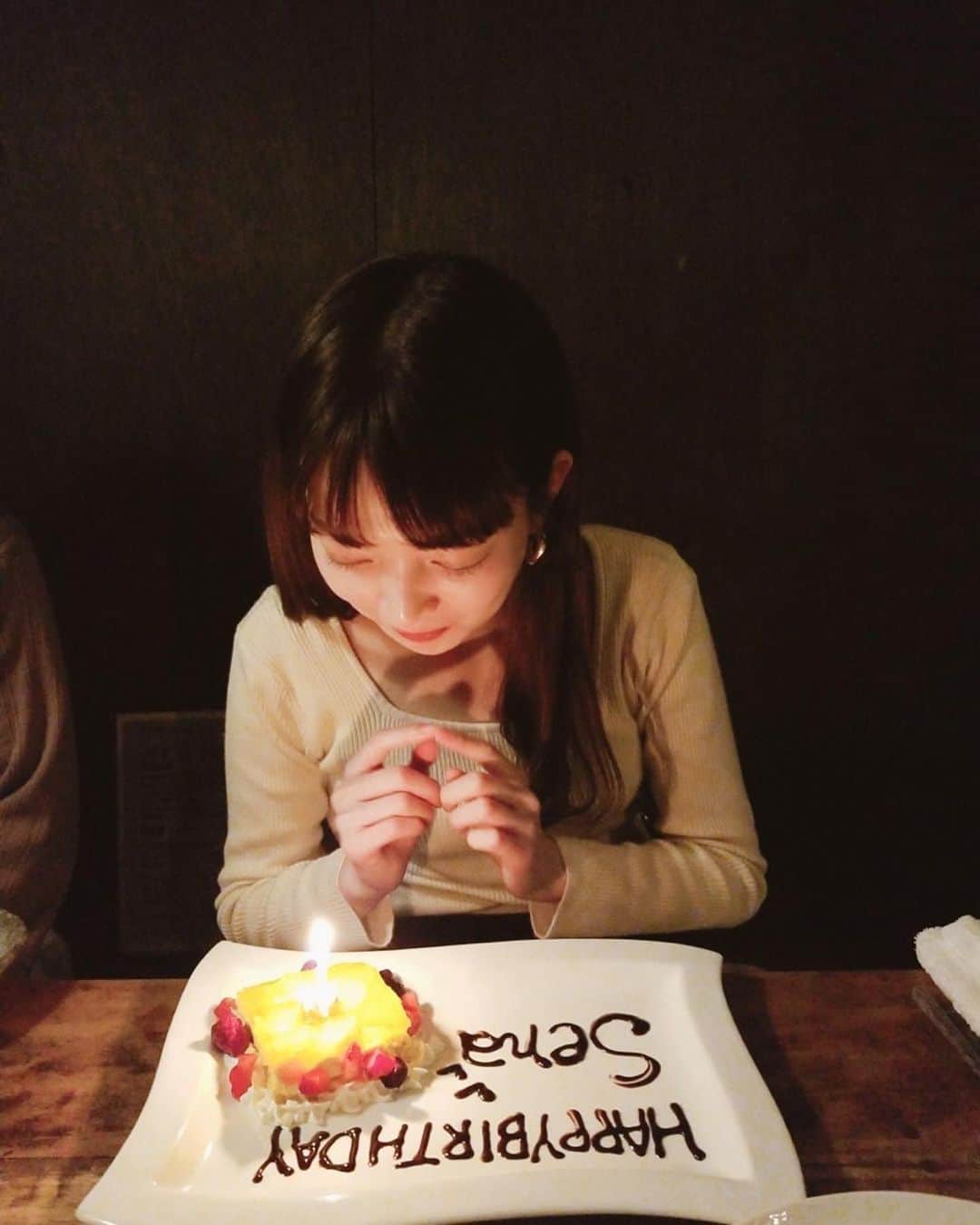 赤坂星南さんのインスタグラム写真 - (赤坂星南Instagram)「大好きな友たちがお祝いしてくれまして幸せタイムでした〜☺︎ ・ 私がわたしらしくいれる大切な居場所です✌︎ ・ ・ ・ #mybirthday」2月3日 20時37分 - sena_akasaka