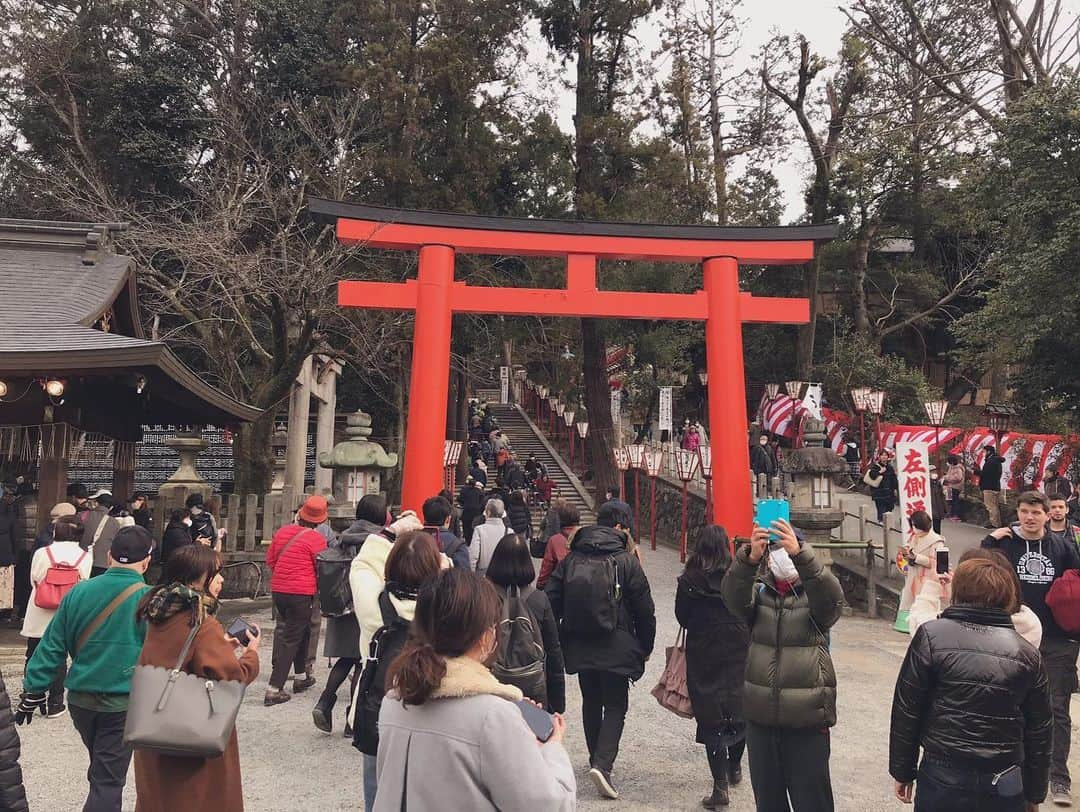 山添寛（相席スタート）さんのインスタグラム写真 - (山添寛（相席スタート）Instagram)「祇園花月の合間に吉田神社とミキ家へ◎  #人混み好きちゃうから #学生の頃はあんまり #お祭り好きちゃう #かったけど #久しぶりに #行ったら #楽しいなぁ #ミキ家も行けたし #おっちゃん #おばちゃんにも #会えたし #ええ節分や #お豆さんも #食べさしてもらいました #リバウンドを #とりに行くあの子が #高く飛んでる時に #に〜に〜に〜」2月3日 20時49分 - aisekiyamazoe