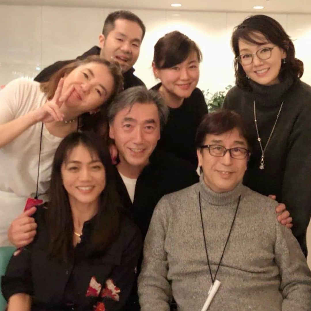 前田典子さんのインスタグラム写真 - (前田典子Instagram)「今年も　 #ユーミン苗場 ⛷ #surf&snow in NAEBA へ @yuming_official  今年で40th🎉 #おめでとうございます🎉 セトリは40thの苗場😆  2月2日の ライブ初日に行ってきました #松任谷由実　様　 #ユーミンの　パワフルなステージ #素晴らしい👏 #合唱　 #泣いたり、笑ったり、懐かしんだり  #希望と勇気をもらえる #苗場はユーミンの聖地 #ユーミン参り🙏 私は今年で苗場6回目  40年前に苗場でライブをしましょう❗️と 発案した澤田さん 当時は大学生で松任谷ご夫婦のお宅によく遊びに行き、ユーミンの手料理を馳走によくなったと言う #エピソード　 #現在は ファミマの社長 ユニクロのフリースをユーミンに着せてユニクロをおしゃれに有名にした方です😊  昨夜はリクエストコーナーで澤田さんが登壇され、卒業写真をリクエストするも自身が熱唱、フルコーラスで😆ユーミンのハモリんあり👏👏👏 #あなたは私の青春そのもの #感動 #ウルっとしちゃいました　😭  #声援をおくる社員😂 その1  #楽しかった❤️ #来年も絶対に行きたし #松任谷正隆　さん　#天才❣️ #ライブ三昧2020」2月3日 21時08分 - maenorichang