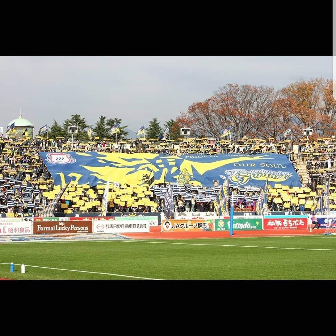 福田俊介さんのインスタグラム写真 - (福田俊介Instagram)「今年から地元埼玉県にありますｱｳﾞｪﾝﾄｩｰﾗ川口でプレーする事が決まりました。 アルディージャやレッズのようなビッククラブになれるように頑張ります。 まだまだこれからのチームですが是非１度見に来て下さい。 応援よろしくお願いします。  そして1年間でしたがザスパクサツ群馬でプレーできて本当に良かったです。 最高のチームでした。 ありがとうございました。  #ｱｳﾞｪﾝﾄｩｰﾗ川口 #ザスパクサツ群馬  #保崎淳  #福田俊介  #舩津徹也  #渡辺広大  #同級生」2月3日 21時19分 - shunsukefukuda28