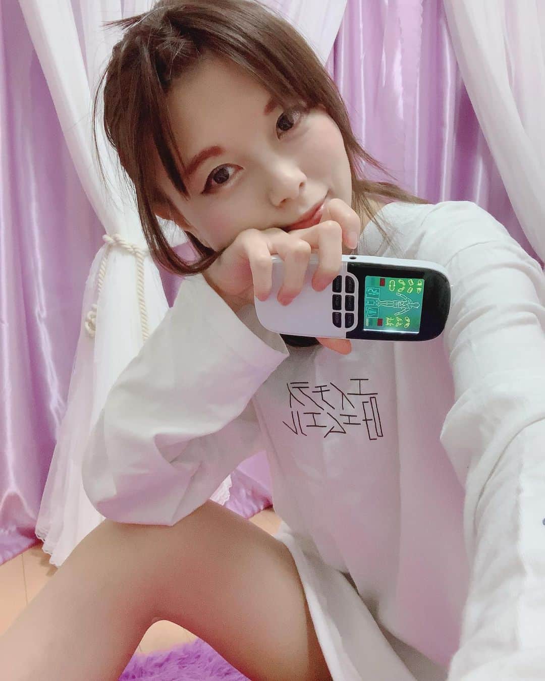 satomiさんのインスタグラム写真 - (satomiInstagram)「脚やせしたい!！ . ジムにいけないときは（@reg_style_official）様の「LEG ＆STYLE」を使ってるよ♡ . . 高周波でインナーマッスルにアプローチ 低周波でアウターマッスルにアプローチしてくれるんだよ💓 エステサロンでも使われてるものが自宅でもできるなんて嬉しい♡ . お風呂上りは軽くストレッチしてマッサージして「LEG ＆STYLE」ON！ 夏までにセルライトがなくして足痩するぞ！！ . . . #レッグアンドスタイル #痩身エステ #リンパマッサージ #脚痩せ #美尻になりたい #美脚EMS #pr #美脚 #スタイル維持 #ホームエステ #筋トレ女子 #美脚 #セルライト 無くすぞ #ヒップアップ #下半身痩せ #ダイエット #ワークアウト #ながらダイエット #プロテイン #マッサージ #ストレッチ  #見えそうで見えないシリーズ  #ロンt」2月3日 21時16分 - saatoomii47