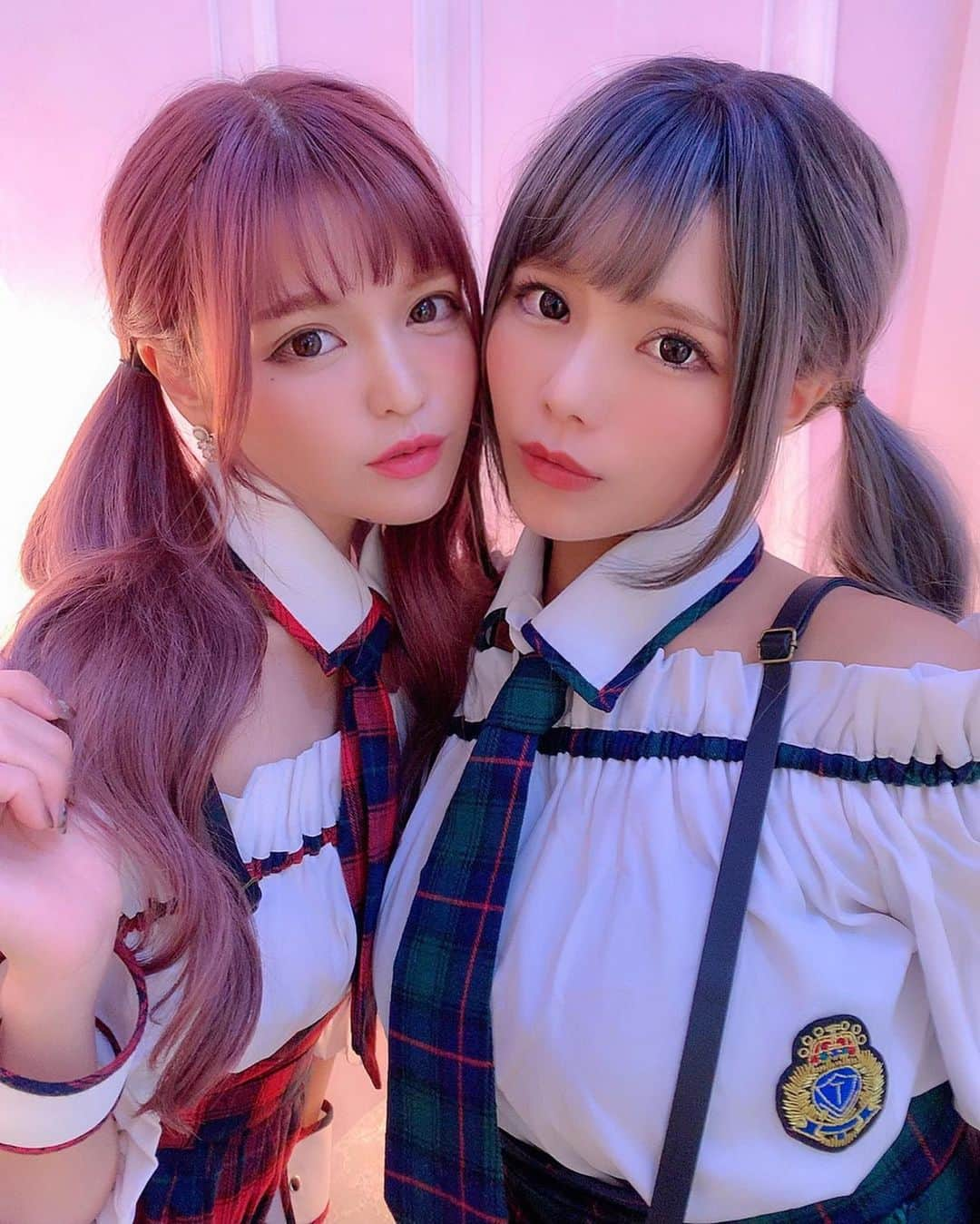 ななぴさんのインスタグラム写真 - (ななぴInstagram)「0202💝﻿ ﻿ 載せるの遅くなったけど﻿ ちゅいんてーるううううう😇﻿ ﻿ 最後は最強の人と…♊️👭💕﻿ @planet_osiris ﻿ ﻿ ﻿ #ツインテールの日　#ツインテール　#コスプレ　#スクールガール　#制服コスプレ　#制服　#ピンクヘア　#エクステ　#撮影　#写真集　#作品撮り」2月3日 21時27分 - __nanapgram__