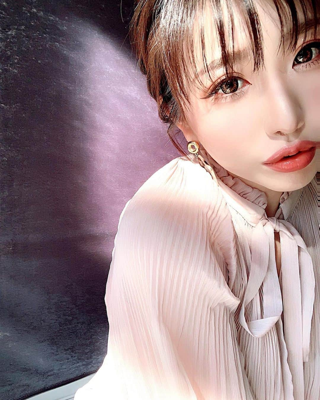 春咲ひなたさんのインスタグラム写真 - (春咲ひなたInstagram)「今日もお疲れ様でした👼 今週寒くなるらしいよーっ⛄❄ でもそれ終わったら もう春になるらしい…🌈🌷✨ . 暖かくなるのは嬉しいけど 花粉の季節だ…コワイ…:(´◦ω◦｀): . #暖冬#異常気象#もうすぐ#春 #花粉症#治したい」2月3日 21時36分 - hinatanuki