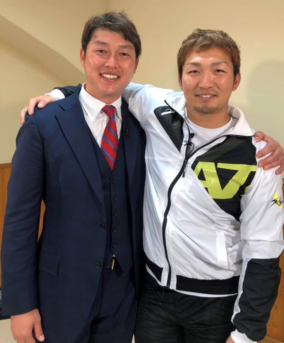 地方民のカープ女子さんのインスタグラム写真 - (地方民のカープ女子Instagram)「・ 誠也くんとのツーショットも❤ ・ 親子みたい☺🔅 ・ #新井貴浩#鈴木誠也 #広島東洋カープ#広島カープ#カープ#carp」2月3日 22時03分 - sora_carp33