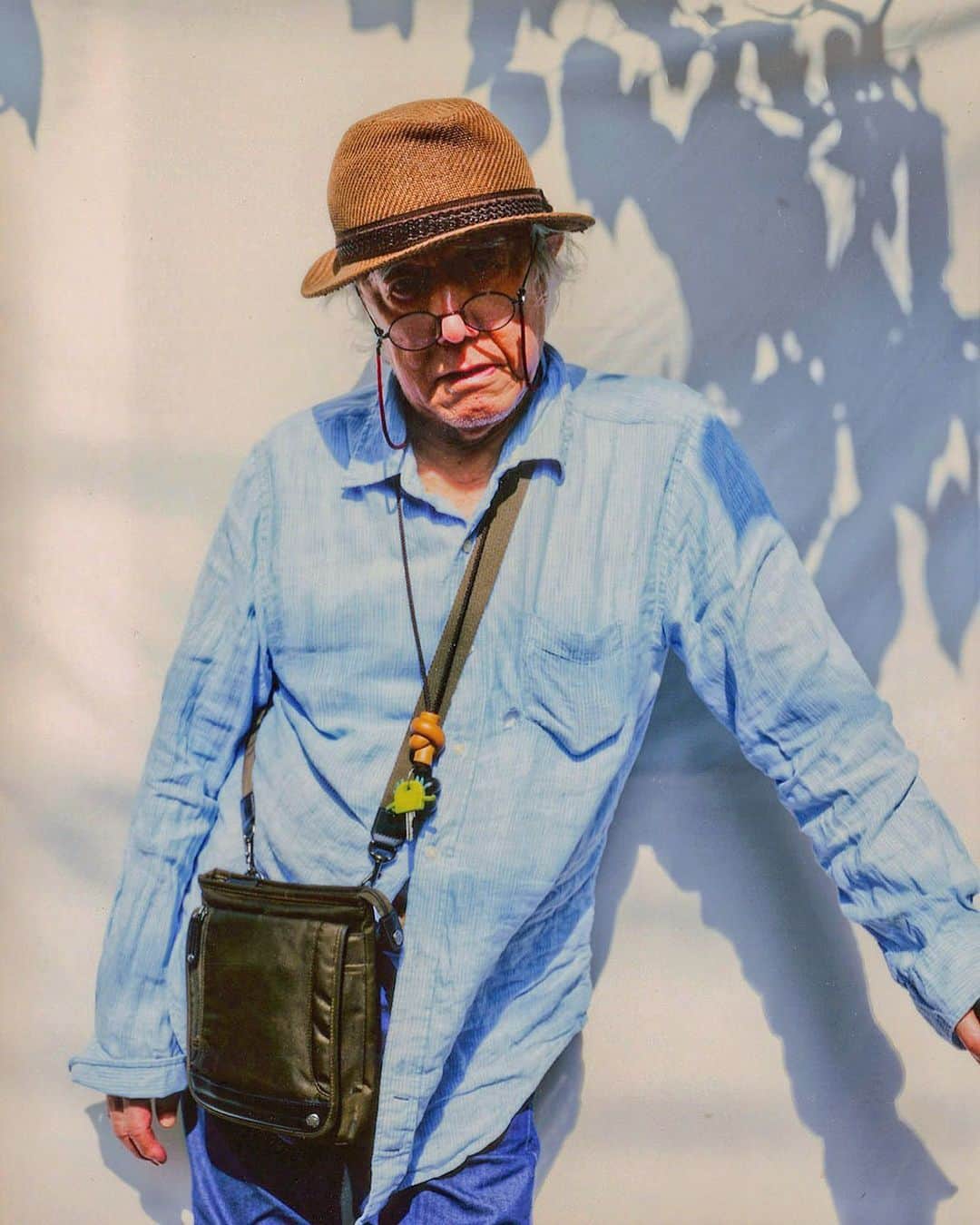 のインスタグラム：「Looking at my father. PORTRAIT」