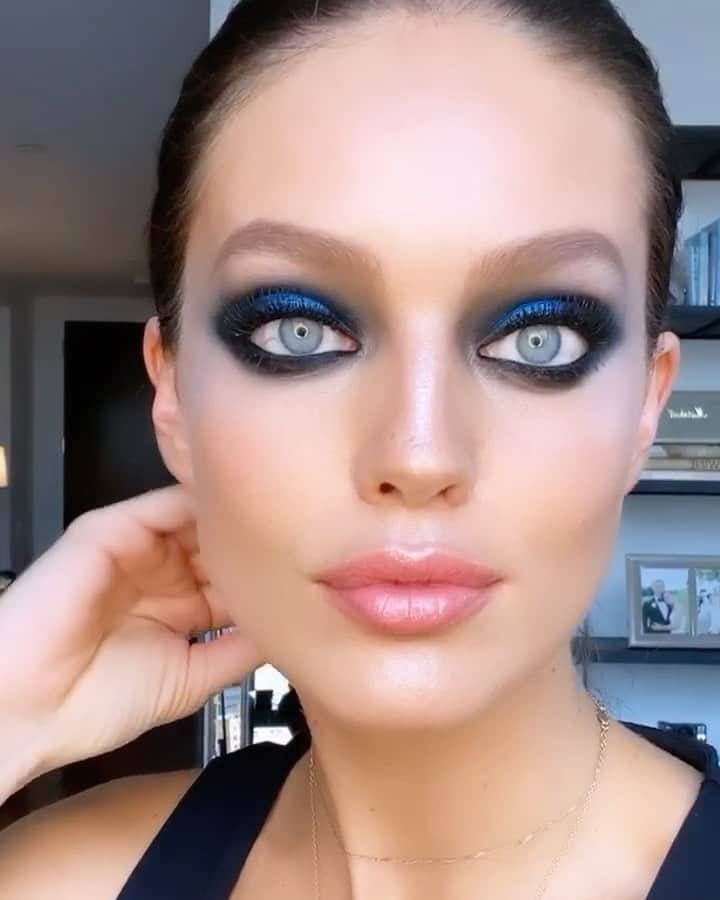 エミリー・DiDonatoのインスタグラム：「All three looks! 💄 Which one is your favorite?! @erinparsonsmakeup」