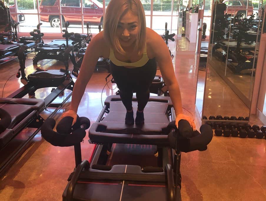 Beauty Of Pilates by Asamiさんのインスタグラム写真 - (Beauty Of Pilates by AsamiInstagram)「Thank you @thestudiomdr and Olivia @oliviacsfit  for having me at the studio 💓  My whole body has been shaking !!I’ve been getting into Lagree fitness more and more every day @lagreefitness 💪🏼❤️ #lagreefitness #lagreeinstructor #ifitsnotshakingitsnotworking #itsnotpilatesitslagree #lookitfeelitliveit #staystrongphysicallyandmentally  ラグリーフィットネスがどんどん好きになります😊☺️💓終わったあとの爽快感と達成感は半端なく気持ち良いです✨  #ラグリーフィットネス　#日本人初ラグリーインストラクター　#ラグリーフィットネスbyasami」2月4日 0時54分 - lagreepink