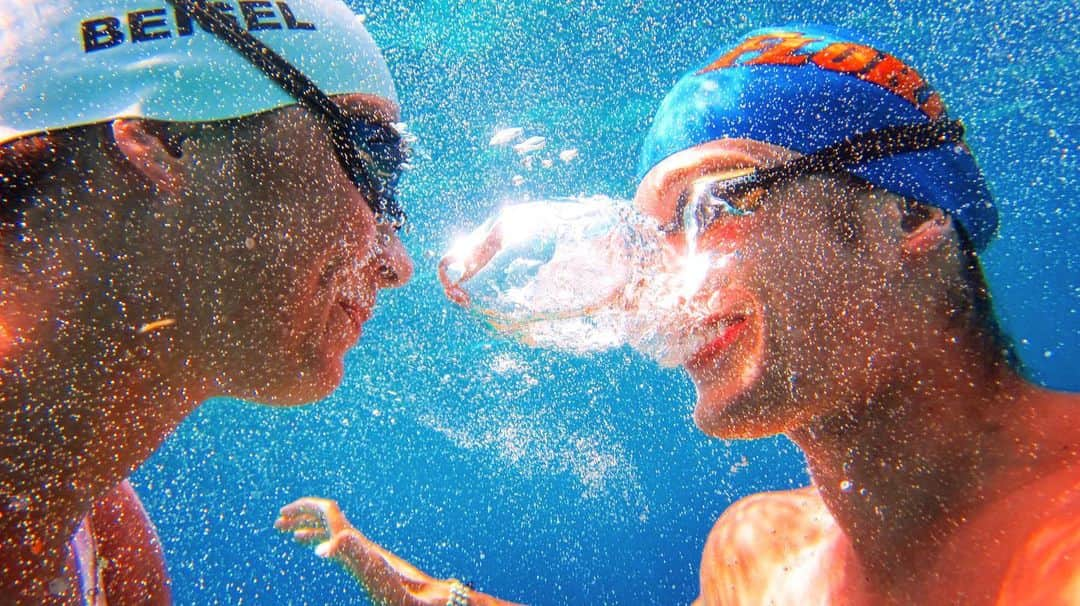 エリザベス・バイゼルさんのインスタグラム写真 - (エリザベス・バイゼルInstagram)「This guy swims with me AND wears a Florida cap. I’m pretty sure he is a national treasure.」2月4日 1時07分 - ebeisel34