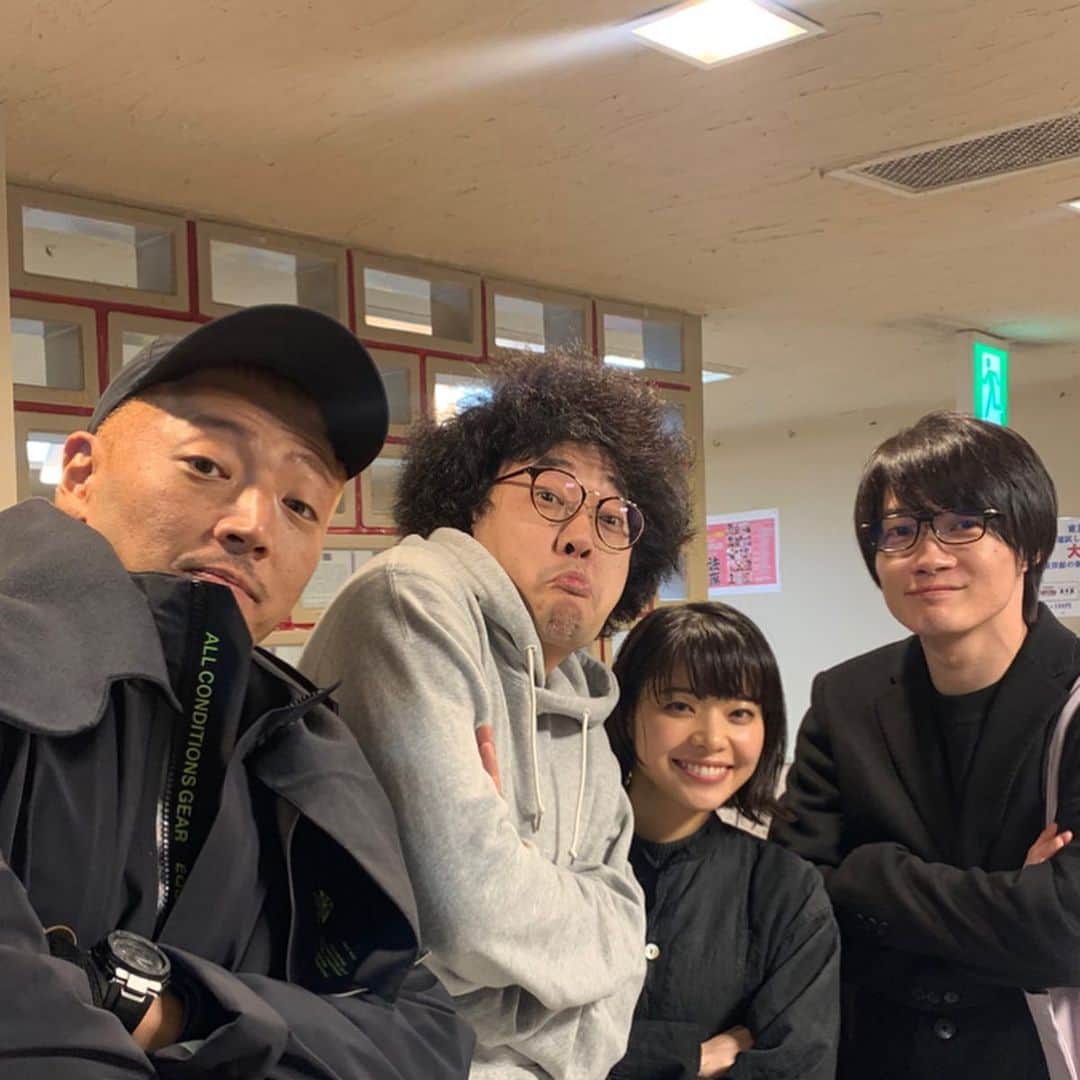 岸井ゆきののインスタグラム：「ハイバイ岩井さんのイベント 『いきなり本読み！』 おわりました！！ 皆川猿時さんと写真を撮れず残念😢 後藤剛範さん 今井隆文さん わたし 神木隆之介さん 岩井秀人さん スペシャルゲストは神木くんでしたー！うほほーい たのしかったです🌹 こんな姿を皆さんにお見せするのは俳優部としては恐怖でしかなかったのですが 心強すぎるみなさんと面白すぎる岩井さんの戯曲のちからで そしてお客さんのすばらしい集中力と暖かさで！ たのしい2時間半でしたー ありがとうございます！！！ 楽し疲れ。 また！！」