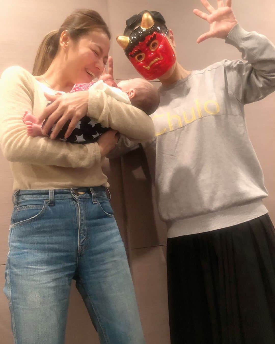 LINAさんのインスタグラム写真 - (LINAInstagram)「節分の日だからって 鬼に扮するお茶目な ななママ♡笑 #MAX#NANA#LINA #節分の日 #dinner#home #sweetbaby #chulo」2月4日 1時24分 - xxlina_now