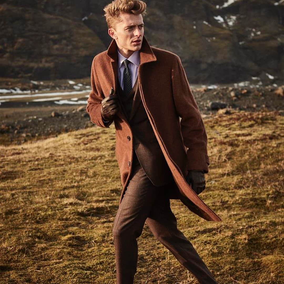 のインスタグラム：「The Gieves & Hawkes sale continues with up to 50% off selected products. Shop in store and online for more」