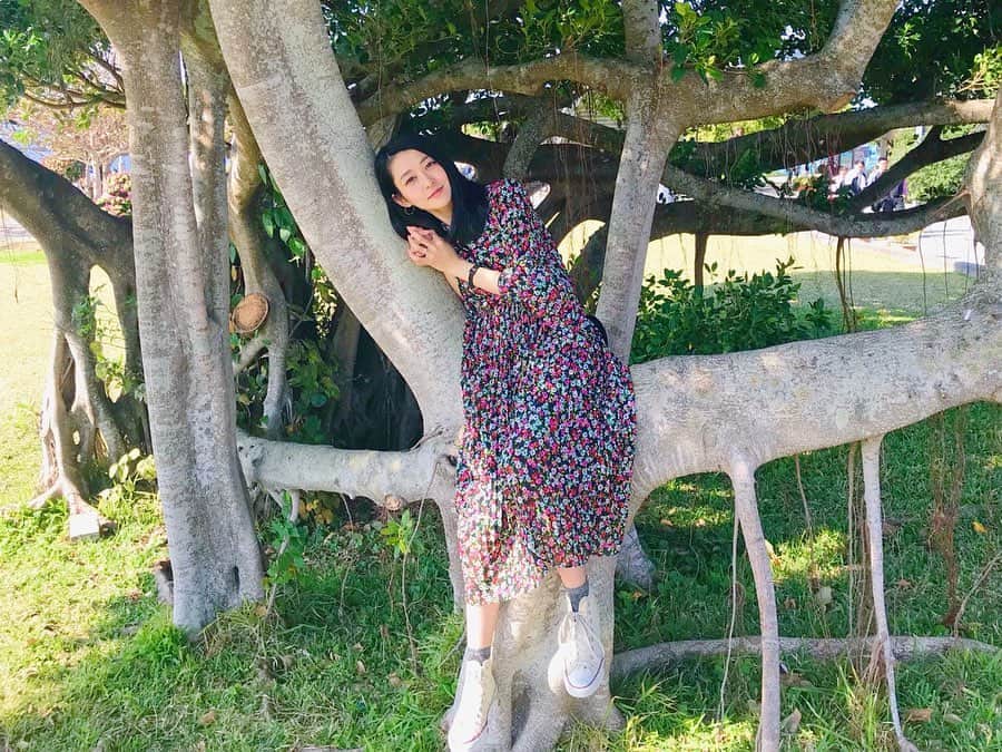 のインスタグラム：「ㅤㅤㅤㅤㅤㅤ データを探していたら２年前の 沖縄の写真を見つけました🌴🦜 またあっという間に過ぎてゆく シーズンが始まるなぁと実感🗓 今年は今までよりも丁寧に大切に 過ごすのが目標！頑張りましょ🔥 #ThrowBack #2018 #OKINAWA」