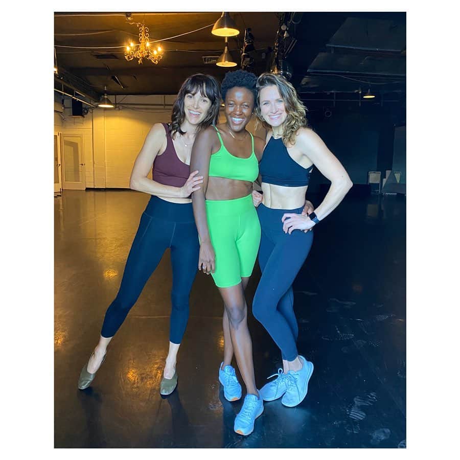 シャンテル・ヴァンサンテンさんのインスタグラム写真 - (シャンテル・ヴァンサンテンInstagram)「The type of love that doesn’t judge your skill but encourages you to be brave. (esp after 16 years of not dancing.) The type of friendship which encourages you to safely express your individual self. The type of sisterhood which knows the space to visit where we feelings can be free. The type of souls who fill your chest with happiness. Love you two @jodiannebalfour & @krysmarshall !!」2月4日 2時49分 - therealshantel