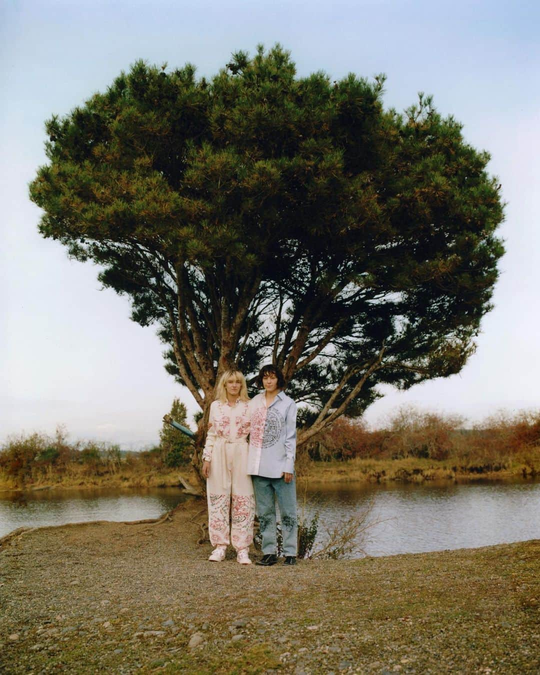 ステラ・マッカートニーさんのインスタグラム写真 - (ステラ・マッカートニーInstagram)「Now is the time to fight. Our We Are The Weather capsule collection celebrates Stella's friendship with author and environmentalist Jonathan Safran Foer. The pieces feature Jonathan's vital message on what the future of our planet needs to survive.  Shot by @Lee__Whittaker and styled by @LTrigg on the inhabitants of a Canadian island who live totally off the grid.  Discover the capsule collection in-store and online now.  #StellaMcCartney #JonathanSafranFoer #WeAreTheWeather #StellaSpring20」2月4日 3時16分 - stellamccartney