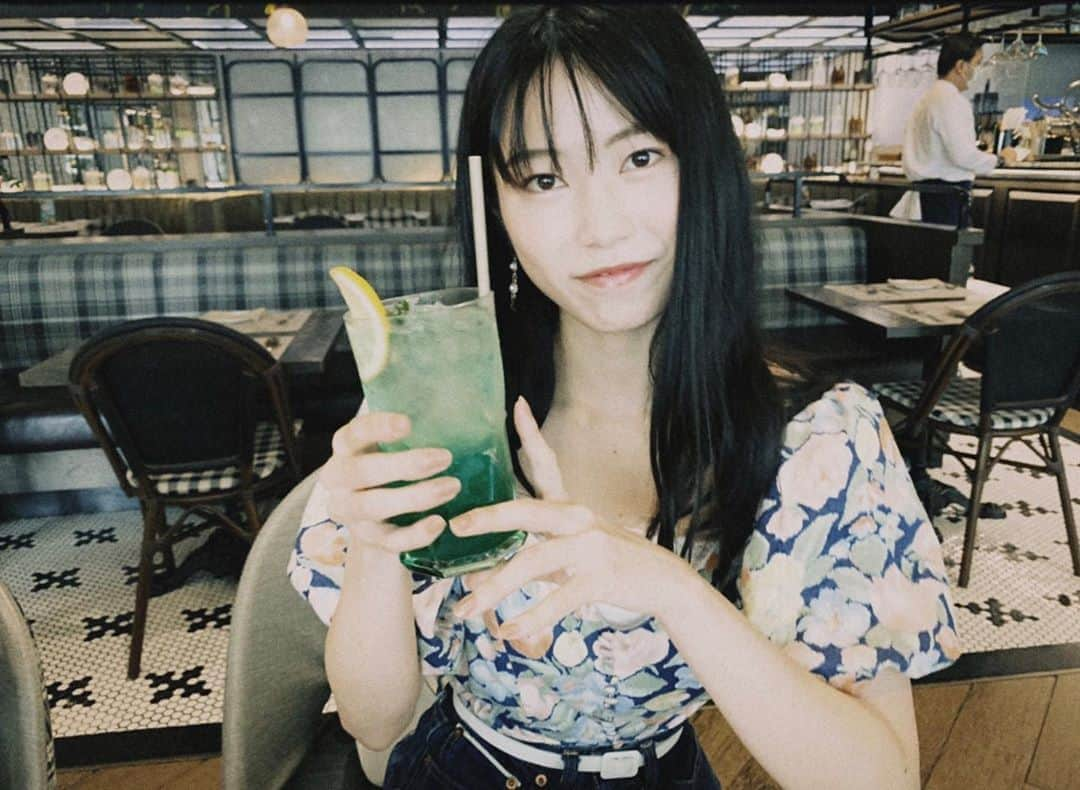 横山由依さんのインスタグラム写真 - (横山由依Instagram)「緑色のジュース🍹🇹🇭 #thailand #bangkok」2月4日 9時25分 - yokoyamayui_1208