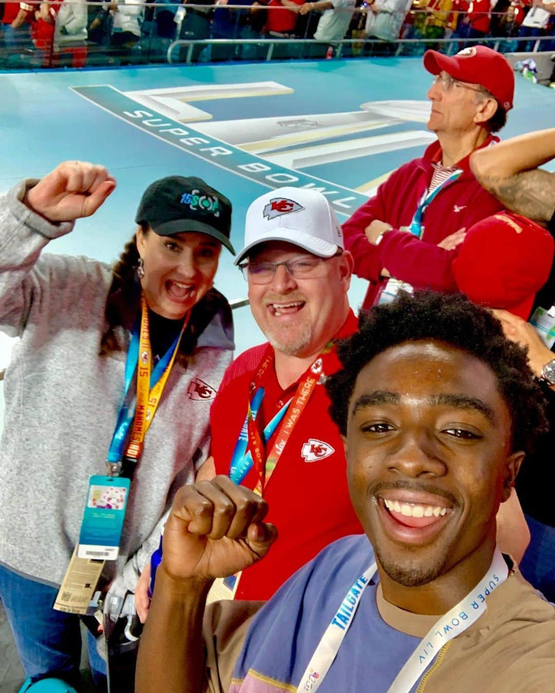 カレブ・マクラフリンさんのインスタグラム写真 - (カレブ・マクラフリンInstagram)「Got the chance to experience my first Super Bowl and I couldn’t have done it with better people. 🙏🏿❤️ @americancancersociety #contestwinners #SuperBowlliv #BeYourBiggestFan#EmbraceYourFace  Congratulations to the Chiefs!」2月4日 4時49分 - therealcalebmclaughlin