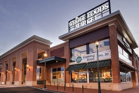 Whole Foods Marketさんのインスタグラム写真 - (Whole Foods MarketInstagram)「NOW OPEN: Our 510th store! 🎉 Last week on January 30, we opened our newest store in Richmond, VA. Located at 2024 West Broad Street, the new 47,000 square-foot store incorporates the original brick façade, wooden beams and other historic elements of the Kaufman building. Come by and grab a bite at our self-serve eatery and taproom with indoor/outdoor seating. Stop by to check out our grab-and-go prepared foods, including build-your-own mezze bowls, featuring a variety of Mediterranean flavors and toppings. Don’t miss out on our fresh pasta bar, featuring @severinopasta! We’re open from 7am - 10pm daily — come say hi! 👋 #WholeFoodsRichmond」2月4日 4時49分 - wholefoods