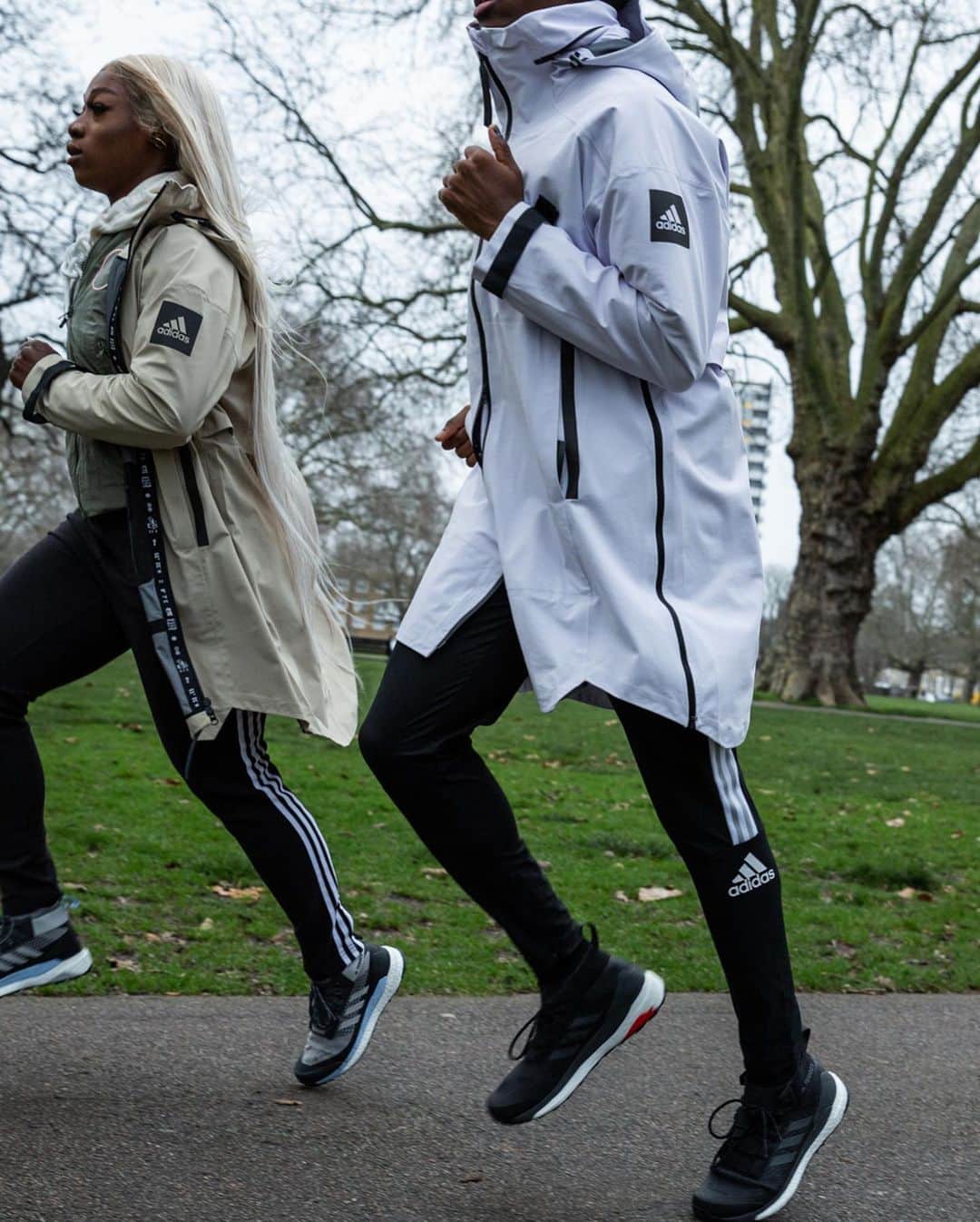 Kristal AWUAHさんのインスタグラム写真 - (Kristal AWUAHInstagram)「If everyone is moving forward together then success takes care of itself 💨 • OWN THE ELEMENTS  #MYSHELTER LDN PARKA available now!! • @adidaslondon  @adidasterrex」2月4日 5時40分 - kristalawuah