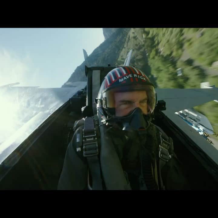 グレン・パウエルのインスタグラム：「If you’re dragging this Monday...here’s some jet fuel right to the main vein... @tomcruise @topgunmovie #TopGun」