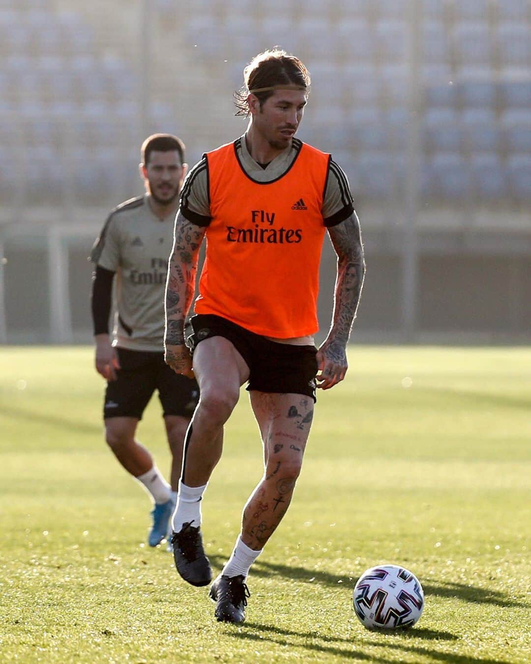 レアル・マドリードさんのインスタグラム写真 - (レアル・マドリードInstagram)「☀💪 Training in the evening glow. Entrenamiento de tarde. #RMCity | #HalaMadrid」2月4日 6時20分 - realmadrid