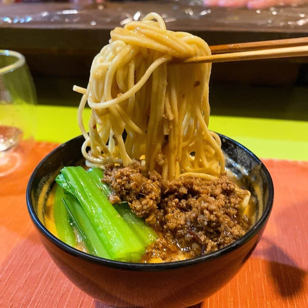 山岸久朗さんのインスタグラム写真 - (山岸久朗Instagram)「あん肝タンタン麺て❣️麺を食べ終わったら白ご飯とミンチと黄身を投入して味変て❣️ その他も、ツッコミどころ満載のメニューの連打。ＫＯ👊💥 予約2年待ち、私待つわ。 #待つわ #待つわ #いつまでも待つわ #たとえあなたが振り向いてくれなくても  #待つわー #待つわ #いつまで続くん #食堂とだか  #とだか #とだか食堂 #五反田 #五反田グルメ #予約の取れないお店  #東京美食 #美味しいもの」2月4日 6時57分 - yamaben