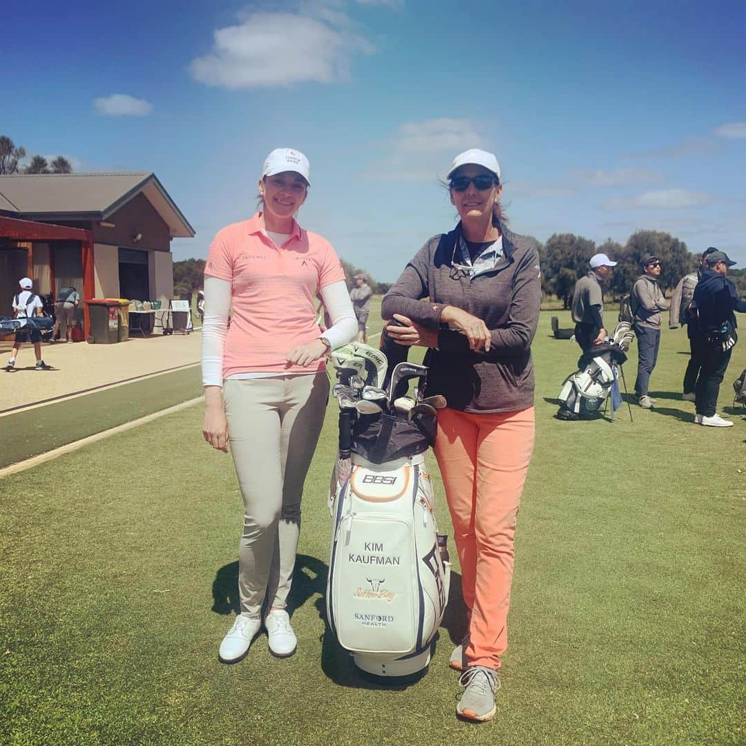 キム・カウフマンのインスタグラム：「It’s been over 5 months since this team has been together on the course. Can’t wait to get out there Thursday at 8:20 for the first round of the @vicopengolf !! #lpga #peoplefirst #sanfordsports @antiguasportswear @choicebank #BBSI #titleist #footjoy」