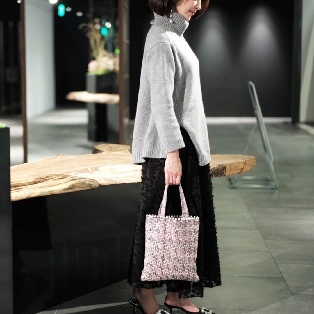木本泉さんのインスタグラム写真 - (木本泉Instagram)「-﻿ 京都へ☀️﻿ ﻿ @chikakokimoto と高島屋の横にできたGOOD NATURE STATIONへ🌿﻿ ﻿ tweed bag、在庫調整分再販させていただいております！﻿ ﻿ #coordinate#コーディネート」2月4日 17時31分 - izumikimoto