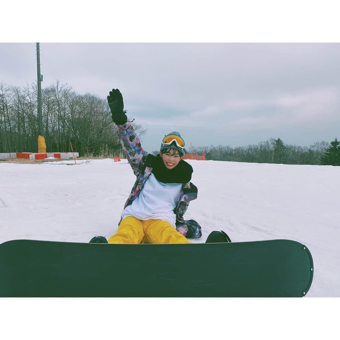 松井貴香さんのインスタグラム写真 - (松井貴香Instagram)「- - ほぼ人生初のスノボへ🏂🗻 - いやー、楽しかった！！！ 大ハマりしました！！ - #0204 #スノボ #スノボー女子  #雪 #今シーズン後2回は行きたい #snowboarding  #winter #wintersport  #fun #instagood  #like4likes  #followｍe」2月4日 17時37分 - kiko414_m