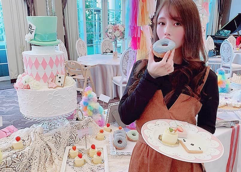 Licaさんのインスタグラム写真 - (LicaInstagram)「アプローズスクエア NAGOYAで『スイート&パステル プリンセスのデザートブッフェ』試食会に参加させていただきました🧁👸🏼🏰💕 . 名前の通り、パステルカラーのお菓子たちが並んでいて『かわいい！！！』の連発でした🥰 . お味もさすがアプローズスクエアさん、美味しかったぁ😋💕 . 甘さは控えめで作ってあったから全種類いけちゃう、、🤔💭💜 . 箸休めできるしょっぱいお食事系もあるし、ドリンクも豊富だったから全然飽きなかったよ😘 . プリンセス気分になれたひと時でした、、👸🏼🏰💘 #アプローズスクエア名古屋 #デザートブッフェ#スイーツビュッフェ #デザートビュッフェ #結婚式場#名古屋グルメ #名古屋カフェ#パステルカラー#プリンセス#パスプリ#プリンセスデザートブッフェ」2月4日 17時58分 - lica829