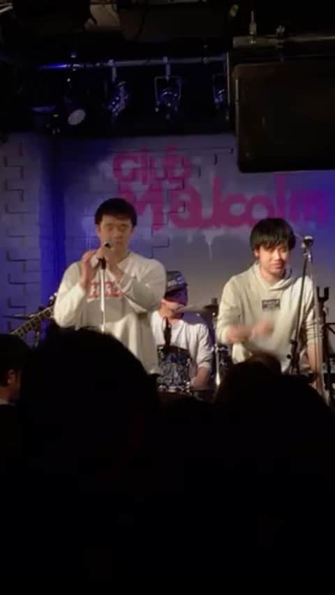 鮫島一六三のインスタグラム：「#神輿DR #渋谷 #band #music #バタフライ #デジモン #鮫島一六三 #BANBANBAN」
