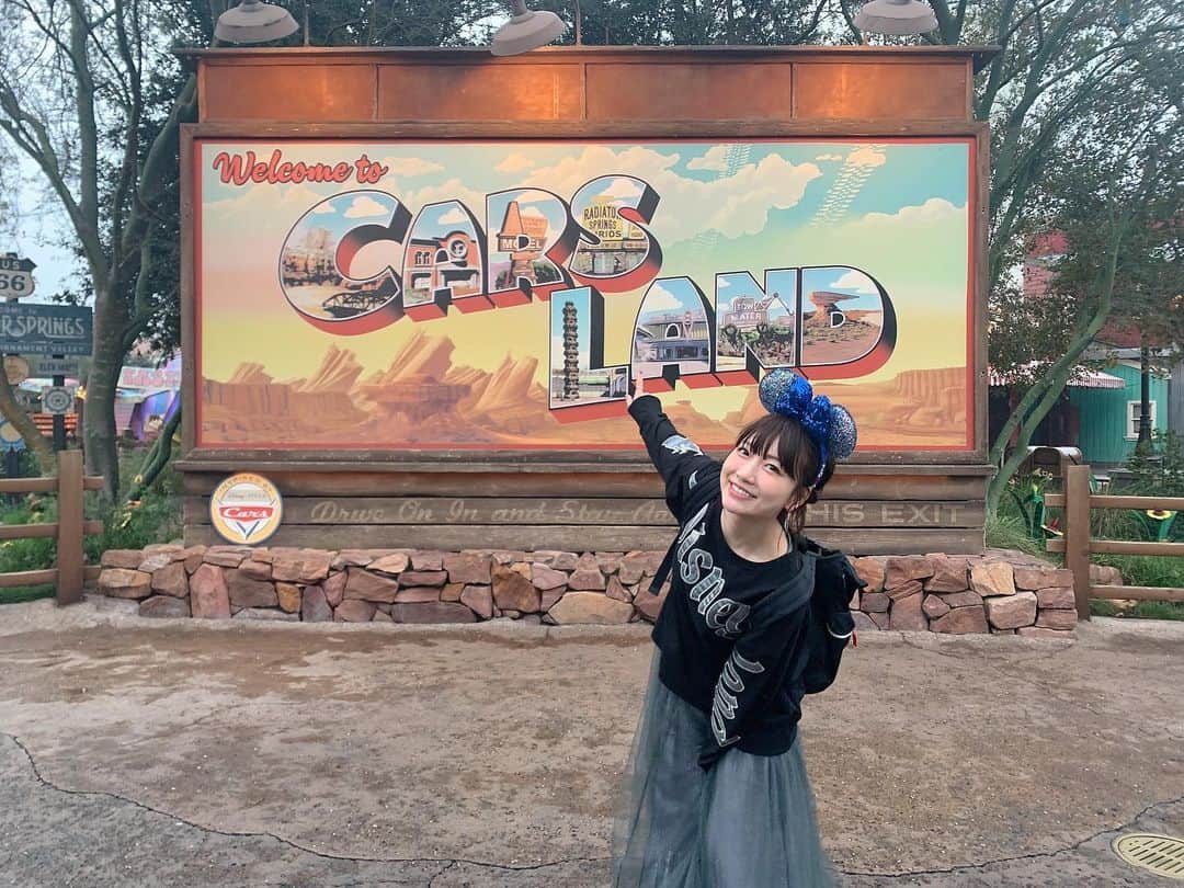 桃さんのインスタグラム写真 - (桃Instagram)「California Adventure ParkにしかないCARS LANDが可愛すぎた…！！！！ #Disneyland #californiaadventure #carsland #pr#カリフォルニアディズニー#海外ディズニー#disneylandlunarnewyear2020 #桃クロ#詳しくはブログで！」2月4日 10時02分 - momo.official
