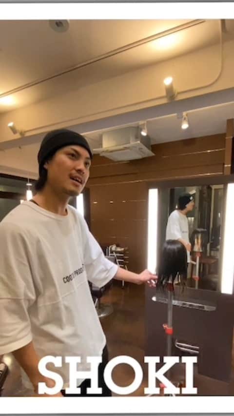 青木大輔のインスタグラム：「スタッフ間でテクニックを教えあってます」