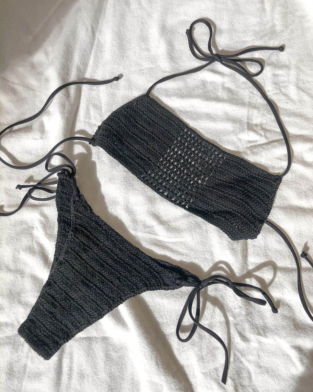 FRANKIES BIKINISさんのインスタグラム写真 - (FRANKIES BIKINISInstagram)「we’re so excited to have crochet back! meet Fiona. she’s officially available for purchase. 🖤」2月4日 10時36分 - frankiesbikinis